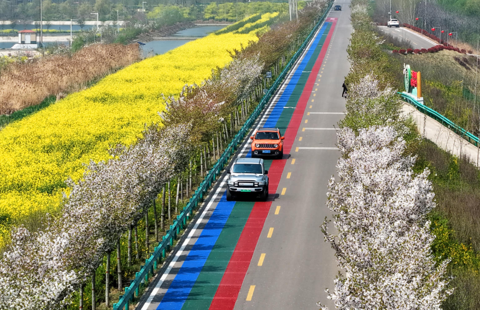 图音乐公路2.jpg 图音乐公路2.jpg